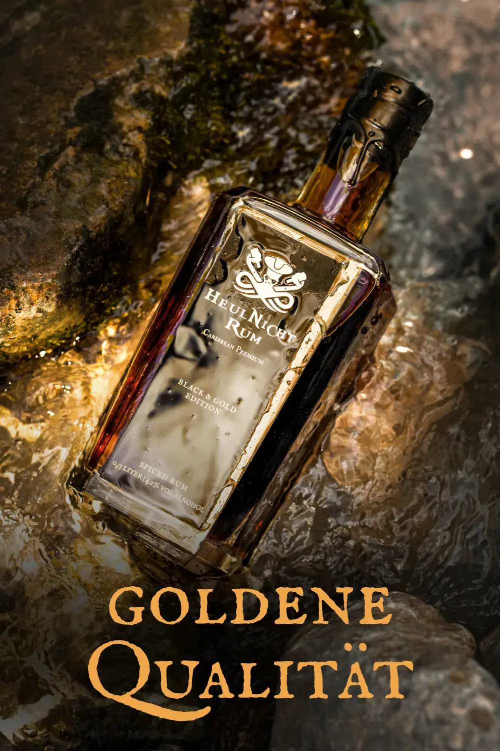 HeulNichtRum Goldene Flasche im Wasser HeulNichtRum Goldene Flasche im Wasser